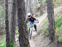 cycles et nature a vallnord pour la dh cup
